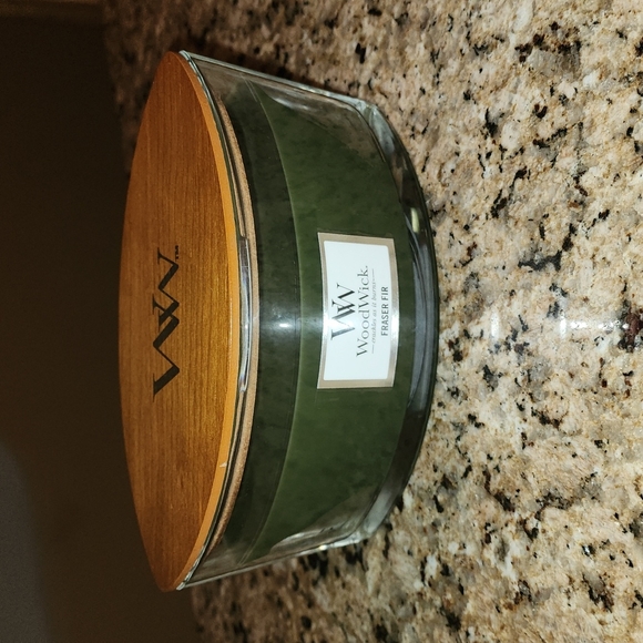 Woodwick Accents Woodwick Crackles As It Burns Candle Poshmark